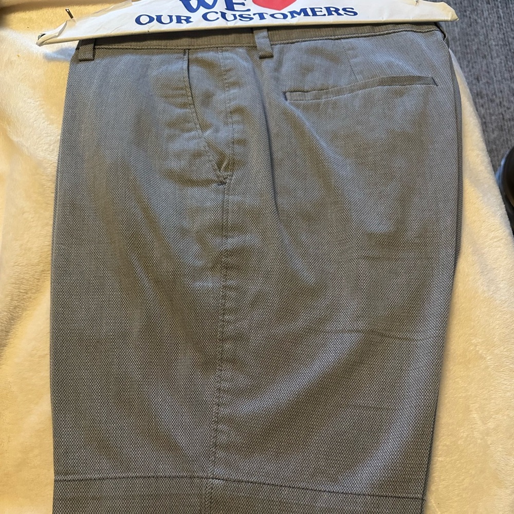 Men’s Banana Republic Aiden Short Size 32.  Only $8